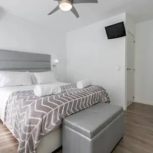 Triana Maestro Deluxe Apartamento