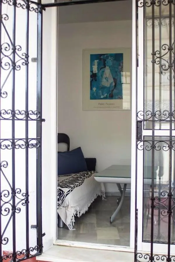 Comfortable Apartment In Seville With Stunning Balcony!